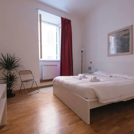 Pantheon - Pie Di Marmo Elegance Apartman
